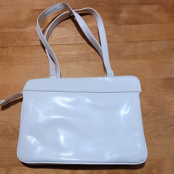 💚 Vintage White Vinyl Shoulder Bag - Picture 2 of 2